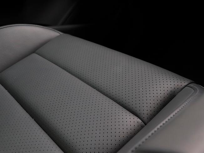 PORSCHE Taycan Photo 25