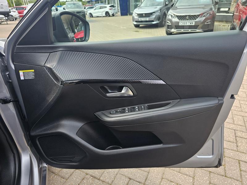 2025 25 PEUGEOT 208