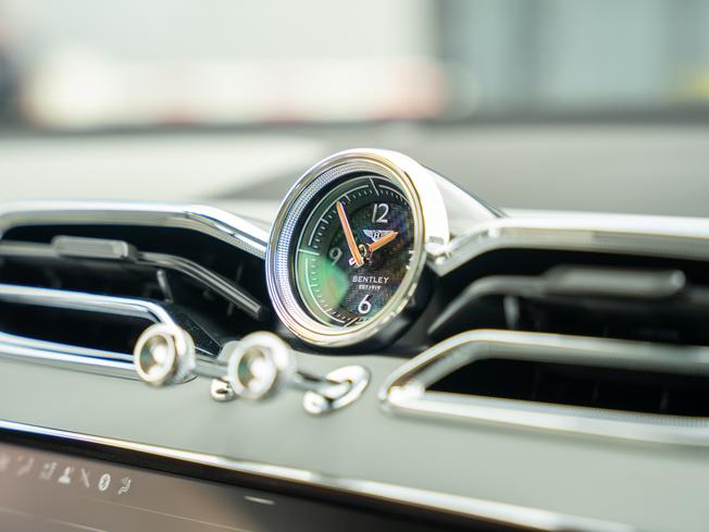 BENTLEY Bentayga Photo 34