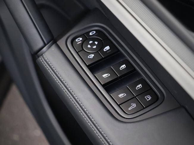Porsche Cayenne Photo 27