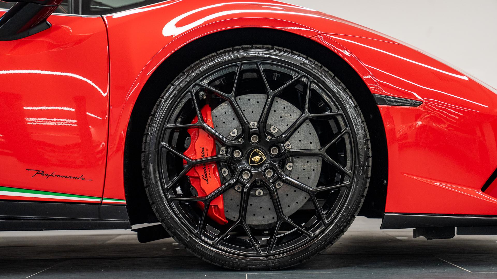 LAMBORGHINI Huracan Photo 90f924c7-e377-45be-b4c8-d1a206e612e6.jpg