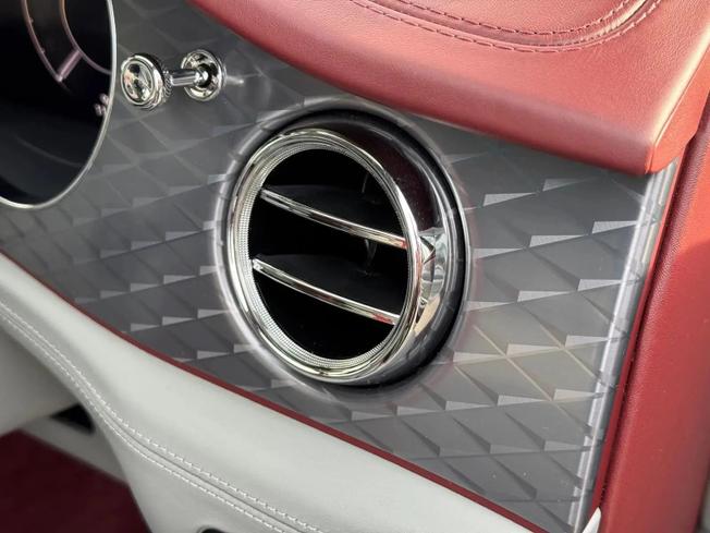 BENTLEY Bentayga Photo 12