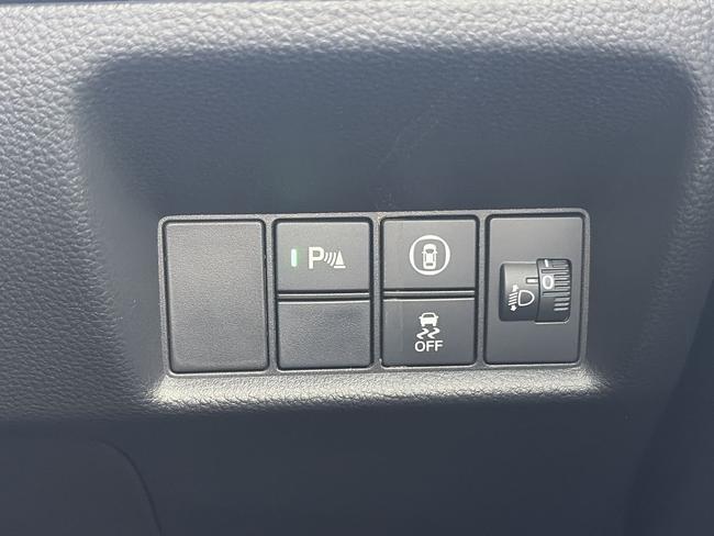 Honda Jazz Photo 910d21f3-c4b5-4d37-ac5c-2b949266f58a.jpg