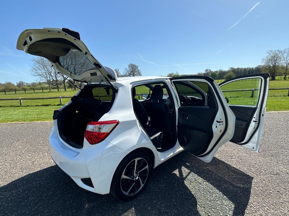 Used Toyota Yaris AJ19EKR 15