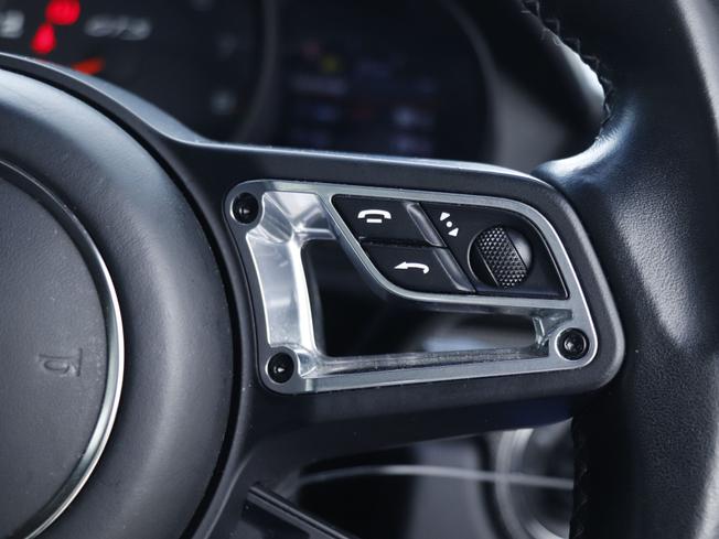PORSCHE 718 Cayman Photo 34