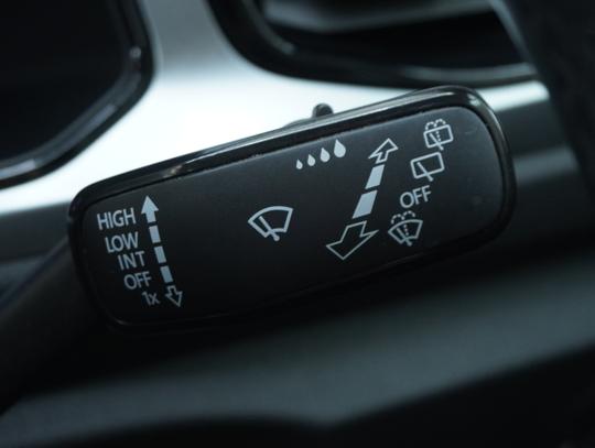 Volkswagen T-Roc Photo 9127b669-f820-46c6-a0d5-5f1c7e5f5afa.jpg