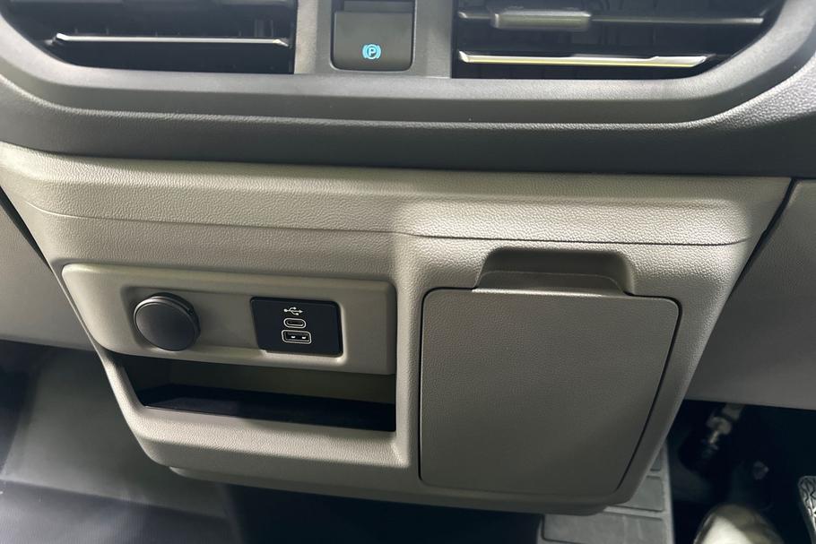 Used Ford TRANSIT CUSTOM CUSTLIMPHEV01 28