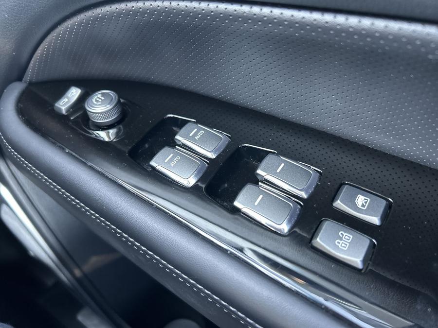 SsangYong Rexton Photo 91350971-b851-4192-8316-0c49776acb5d.jpg