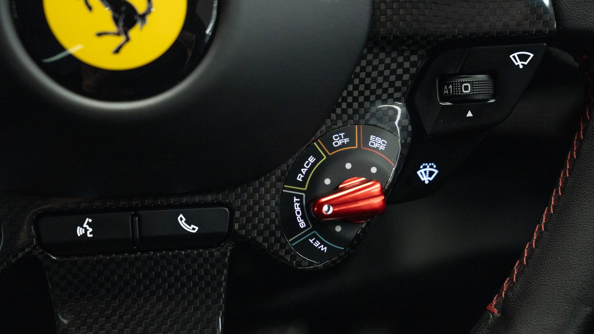 Ferrari 812 Photo 9137ae62-9d32-4c0c-bcdc-560e9e91bb85.jpg