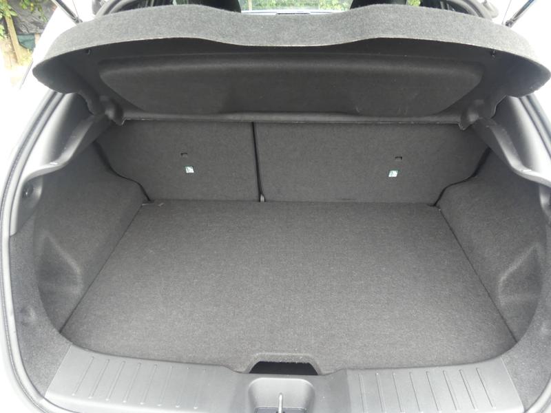 Nissan Juke Photo 91473592-8fb1-41e3-bdd9-caf926b3fc7d.jpg