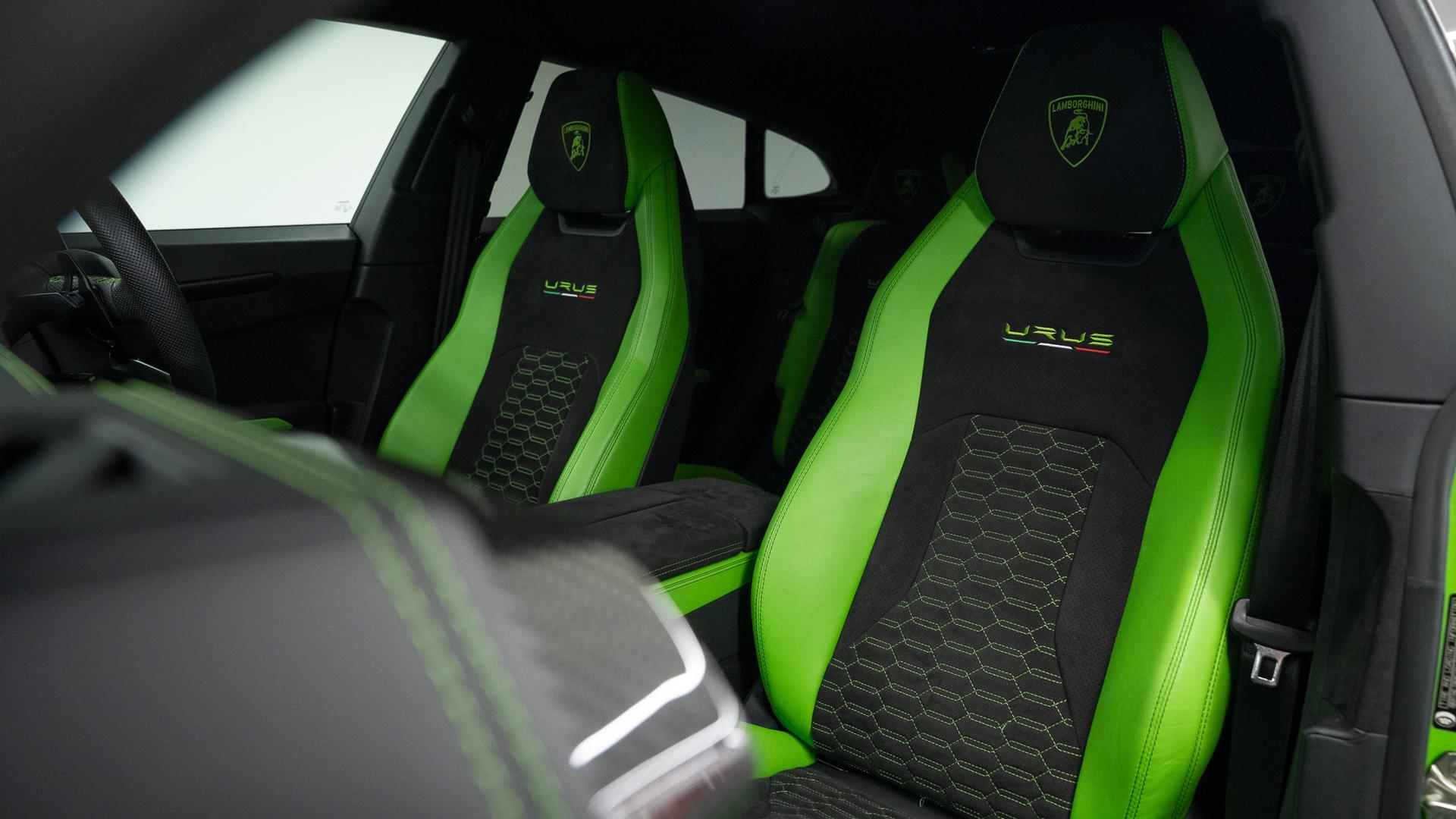LAMBORGHINI Urus Photo 914e4375-bb6f-4631-aca7-ee0298ea07e2.jpg