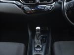 Toyota C-HR Photo 26