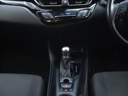 Toyota C-HR Photo 9152dfa6-aceb-48ae-9f1b-c71d16d6fc3b.jpg