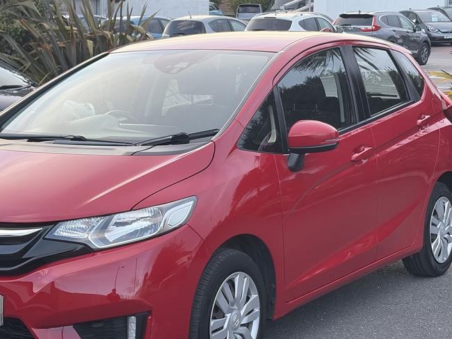 Honda Jazz Photo 915b8724-5d92-4a3f-b0a0-1a0d90b384c4.jpg