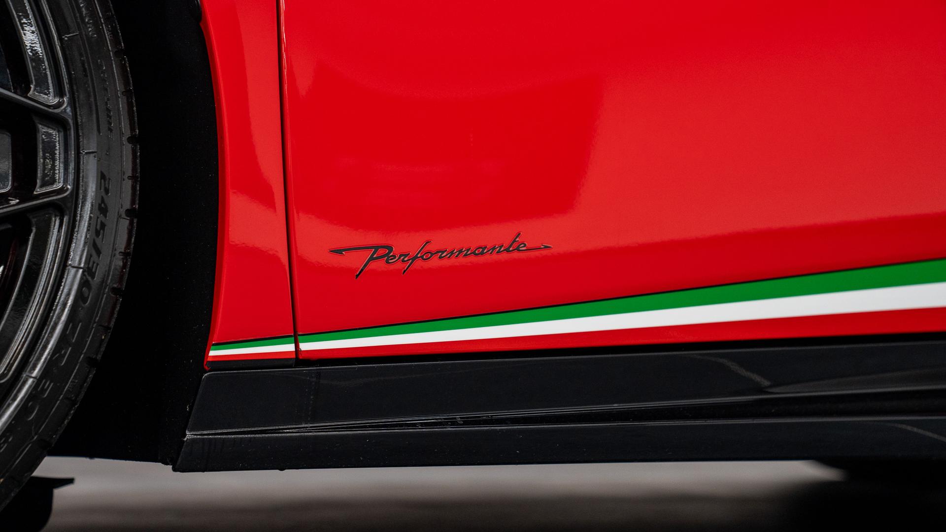 LAMBORGHINI Huracan Photo 915d48c3-44f1-48aa-b2d9-e42039fde607.jpg