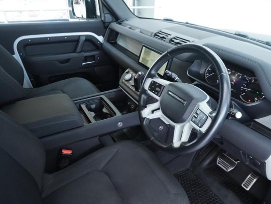 Land Rover Defender 90 Photo 9182af8b-bff6-4594-97d3-700cb6e41bde.jpg