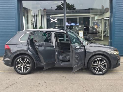 Volkswagen Tiguan Photo 918c1bf4-6929-44e1-b0ee-dc8ca737f4a0.jpg