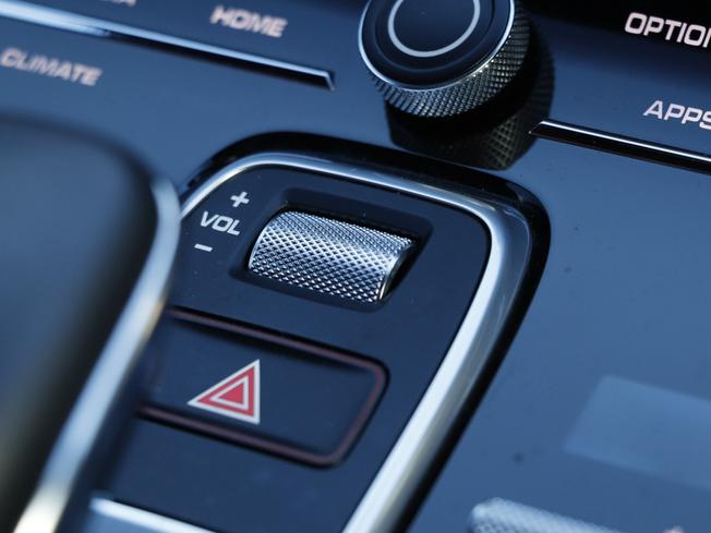 PORSCHE Panamera Photo 25