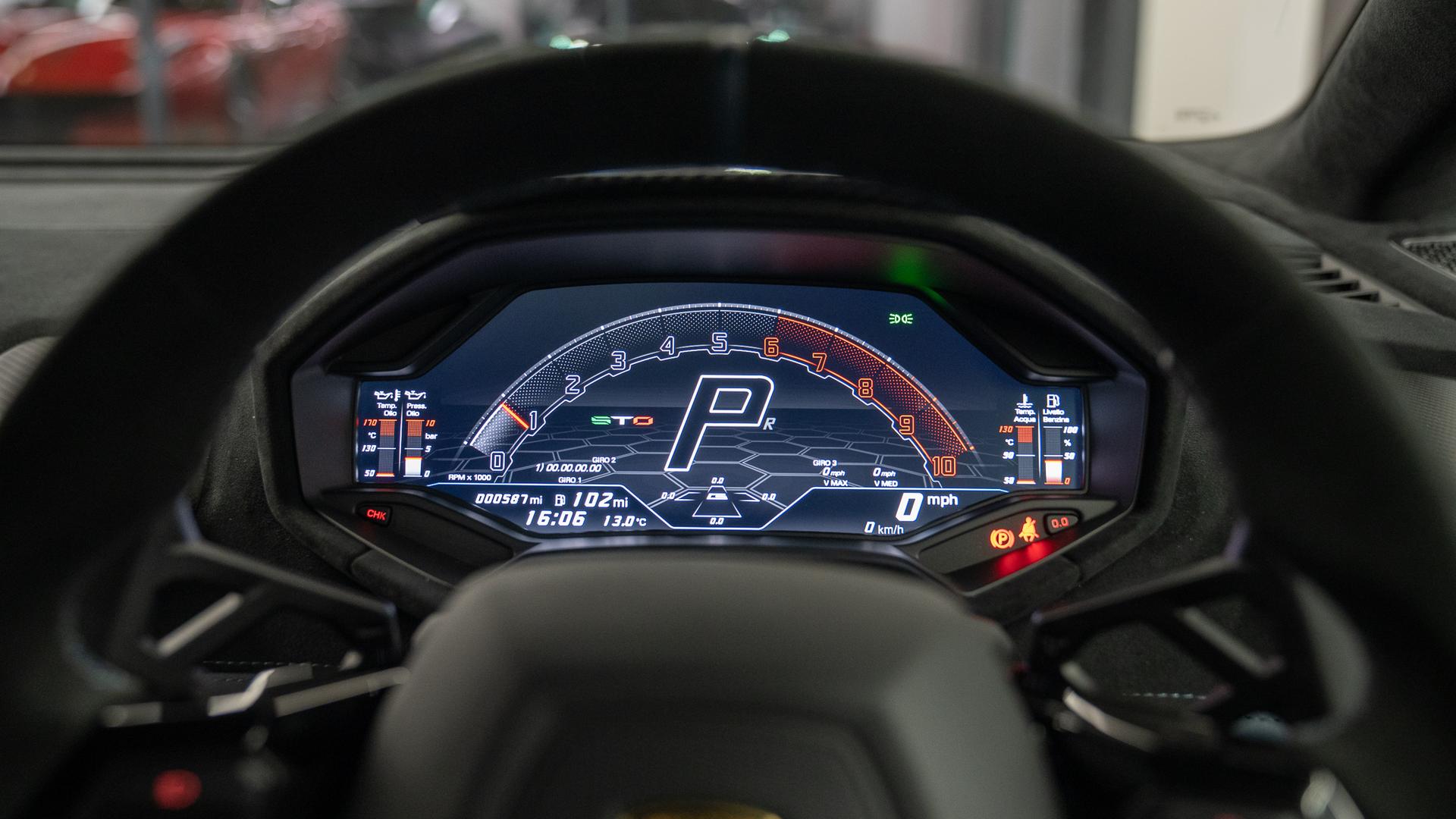 LAMBORGHINI Huracan Photo 91ab36a1-c3ad-4306-9f7c-96443cb16d72.jpg