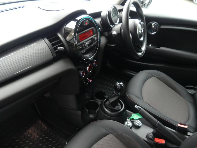 MINI Hatch Photo 91b30121-e226-4a04-aabe-13daac2907ec.jpg