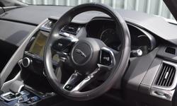 Jaguar E-PACE Photo 2