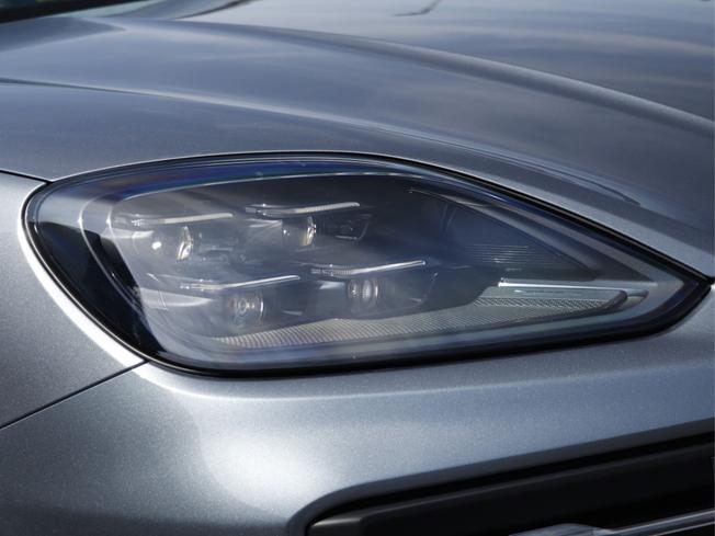 PORSCHE Cayenne Photo 16