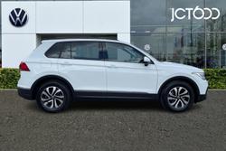 VOLKSWAGEN Tiguan Photo 4