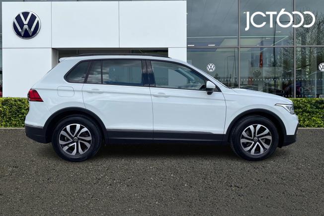 VOLKSWAGEN Tiguan Photo 4