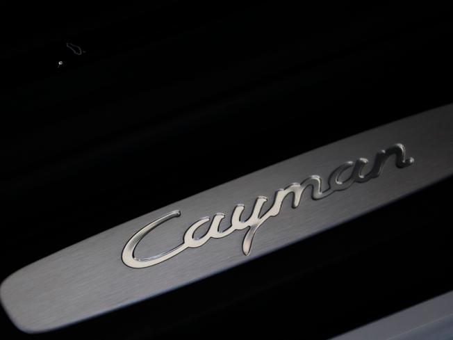 PORSCHE 718 Cayman Photo 23