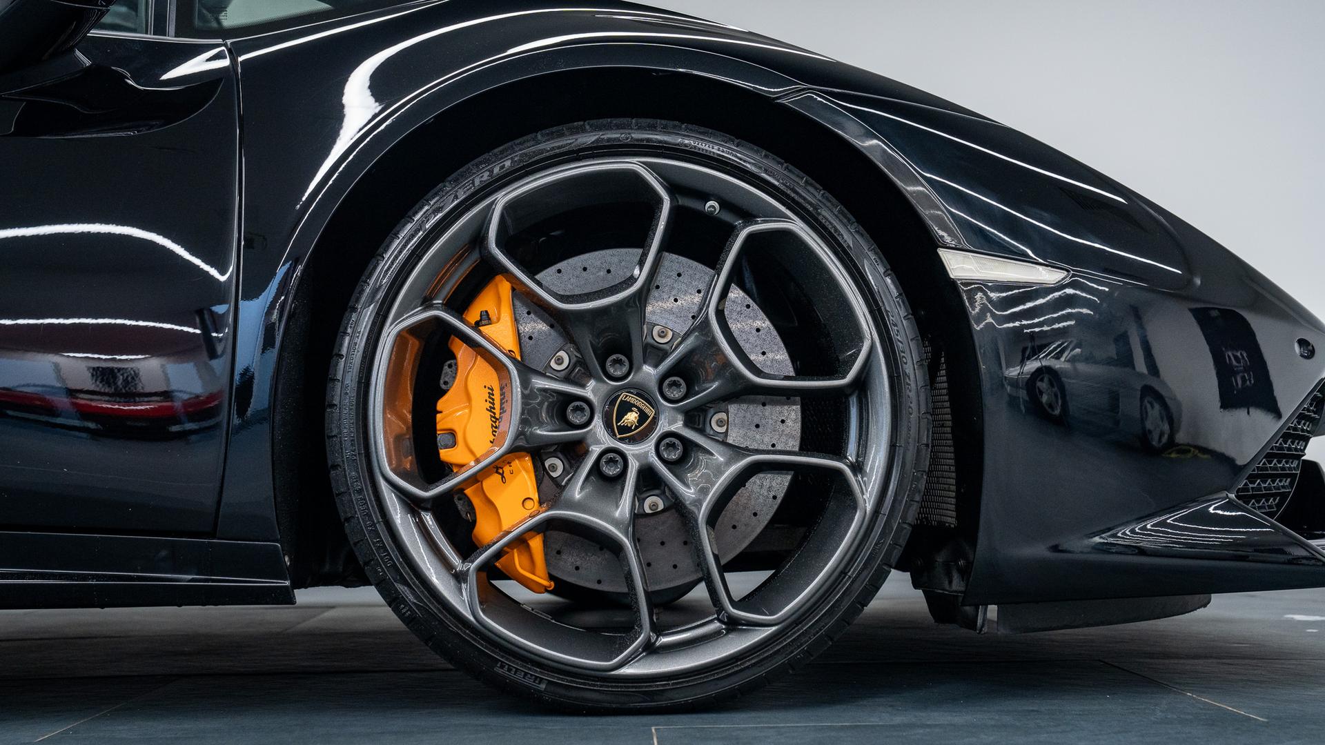 LAMBORGHINI Huracan Photo 91f480ee-2946-4c68-b9b1-f91fb1abf4a3.jpg