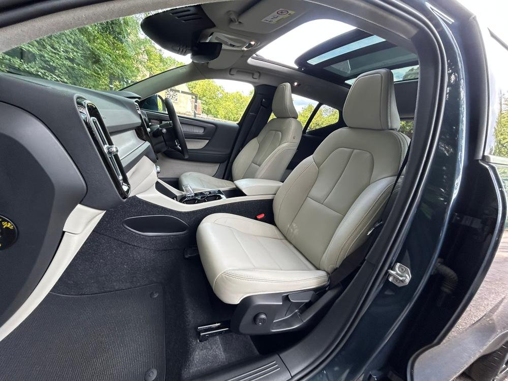 Used Volvo XC40 HG70AAO 31