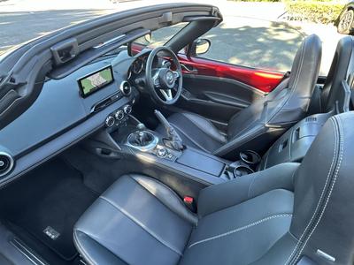 Mazda MX-5 Photo 13