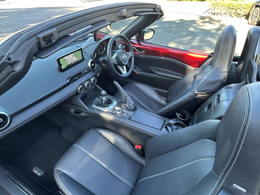 Mazda MX-5 Photo 91f8f1c2-daf2-44a9-9901-130eefd692a1.jpg