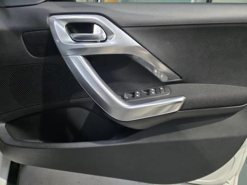Peugeot 2008 Photo 91fa9d9e-77ca-4b80-ba64-ef776133bb15.jpeg