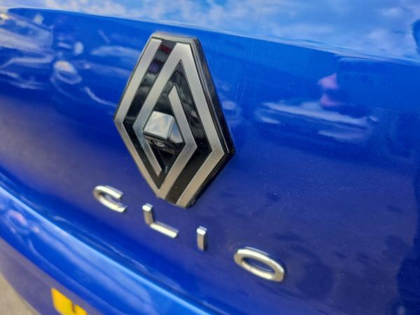 Renault Clio Photo 32