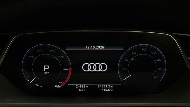 AUDI e-tron Photo 10