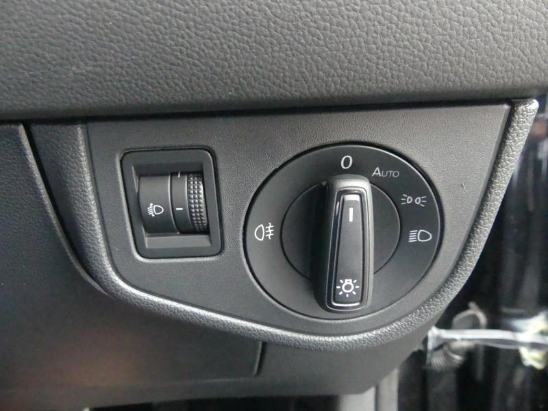 Volkswagen Polo Photo 921cbacc-36a8-4553-959c-ab1dfdcd56d0.jpg