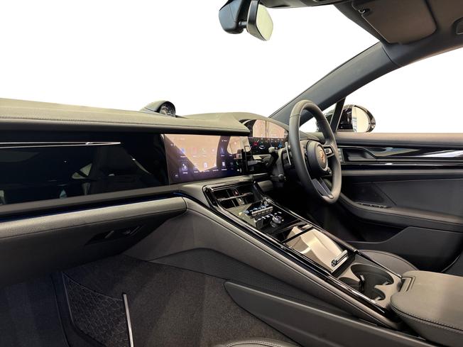 PORSCHE Panamera Photo 13