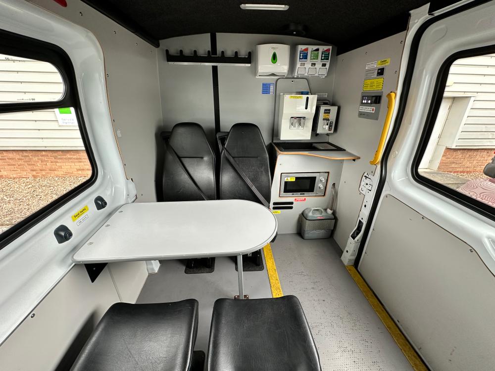 Ford Transit Photo 9230b59a-14af-4cff-bc31-4b43778ea6e6.jpg