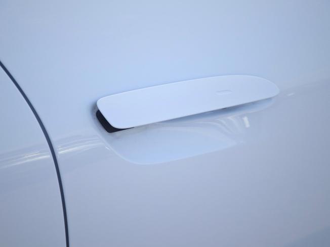 PORSCHE Taycan Photo 13