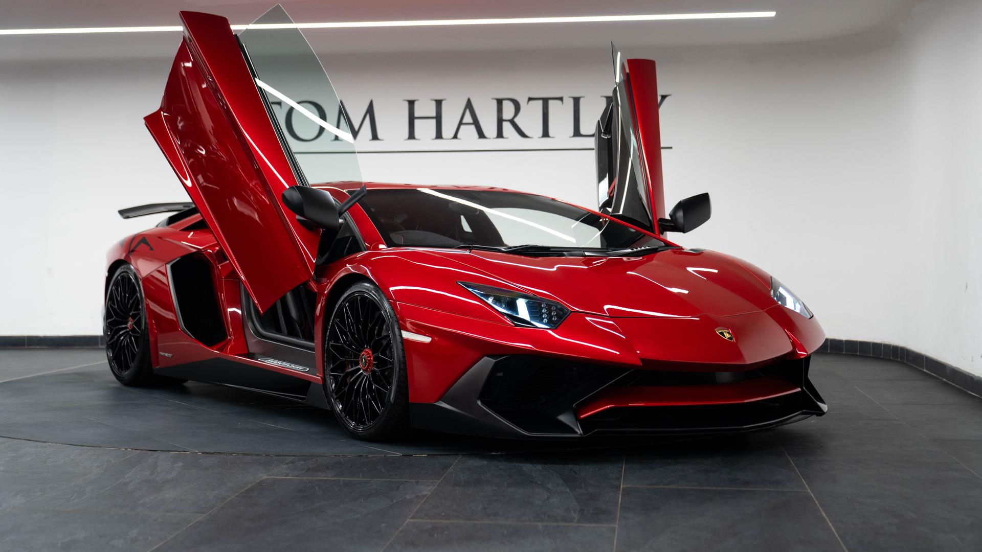 LAMBORGHINI Aventador Photo 925d2cd4-b8bd-400c-80e4-89048b931436.jpg