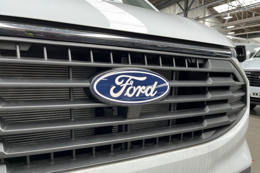 Ford TRANSIT CUSTOM Photo 926bd7d9-e8e0-4403-9d6d-8472154cad10.jpg