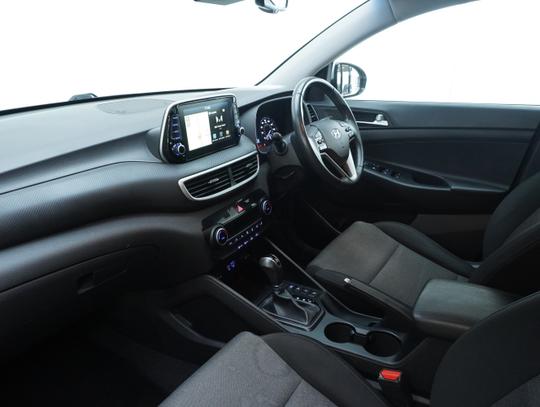 Hyundai TUCSON Photo 927e698f-92d7-4096-8bcd-7752dbd54a03.jpg