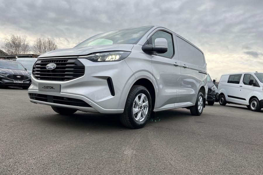 Ford TRANSIT CUSTOM Photo 9293d0e4-1c37-4edd-9e8e-964b6f4b8052.jpg