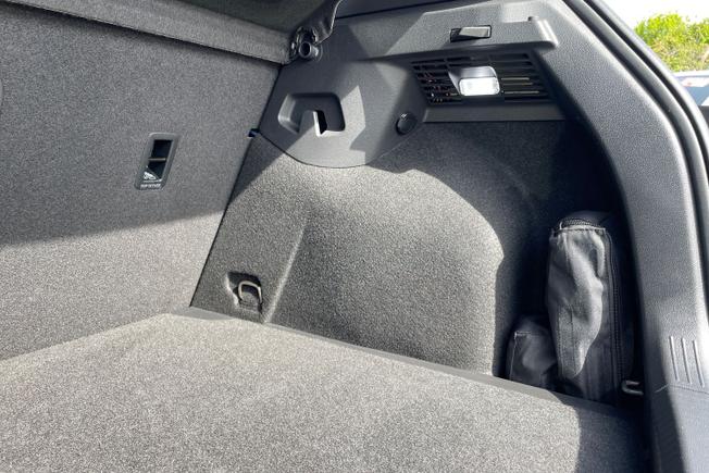 VOLKSWAGEN Golf Photo 23