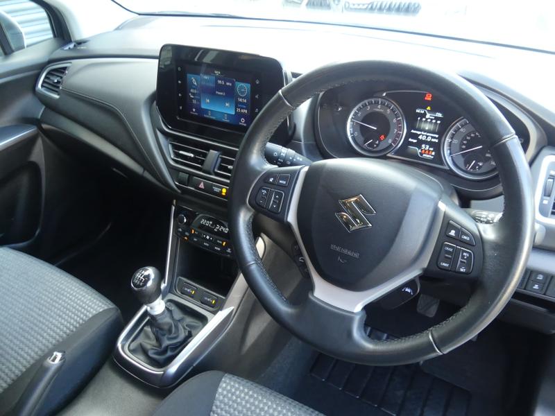 Suzuki S-Cross Photo 92aeabdc-221d-4316-a60f-81247144ffba.jpg