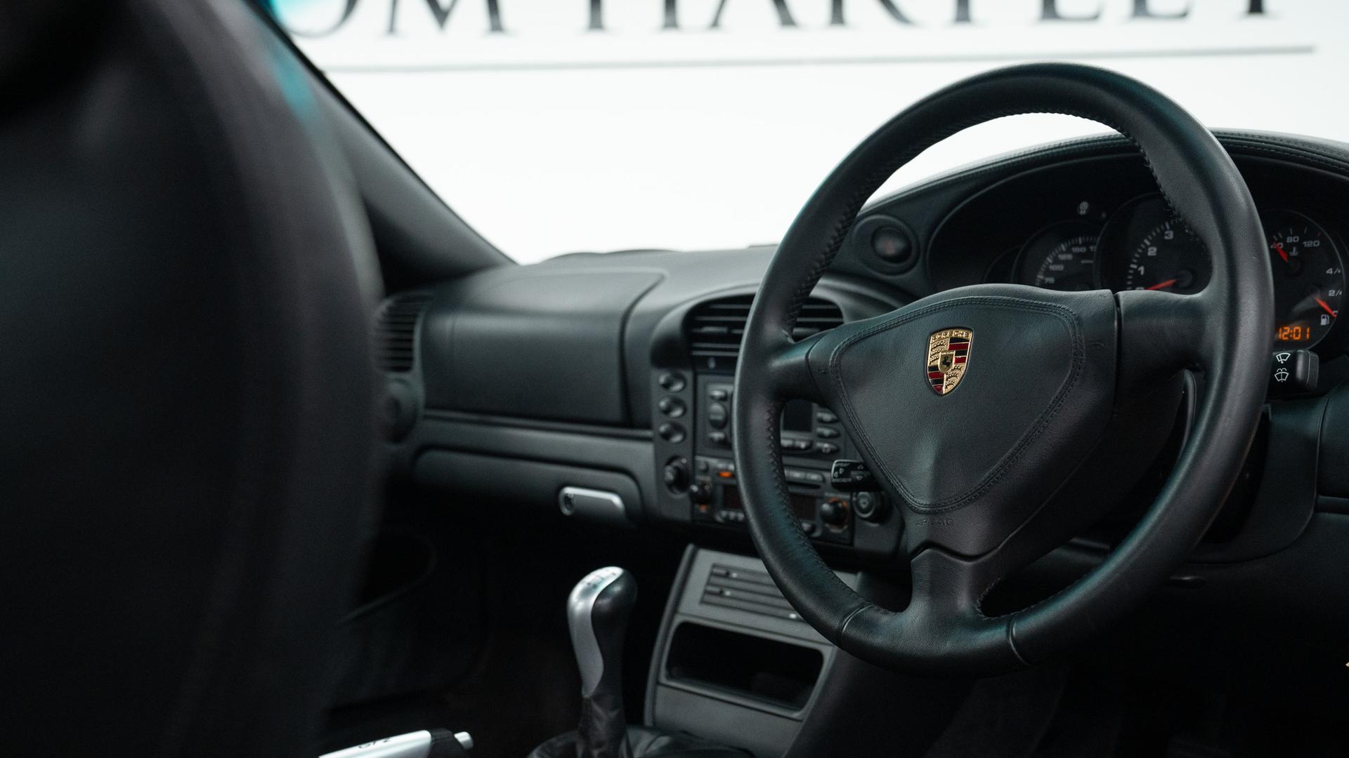 Porsche 911 Photo 92cd2c7e-7740-468a-a1d4-6f2e643e62a3.jpg
