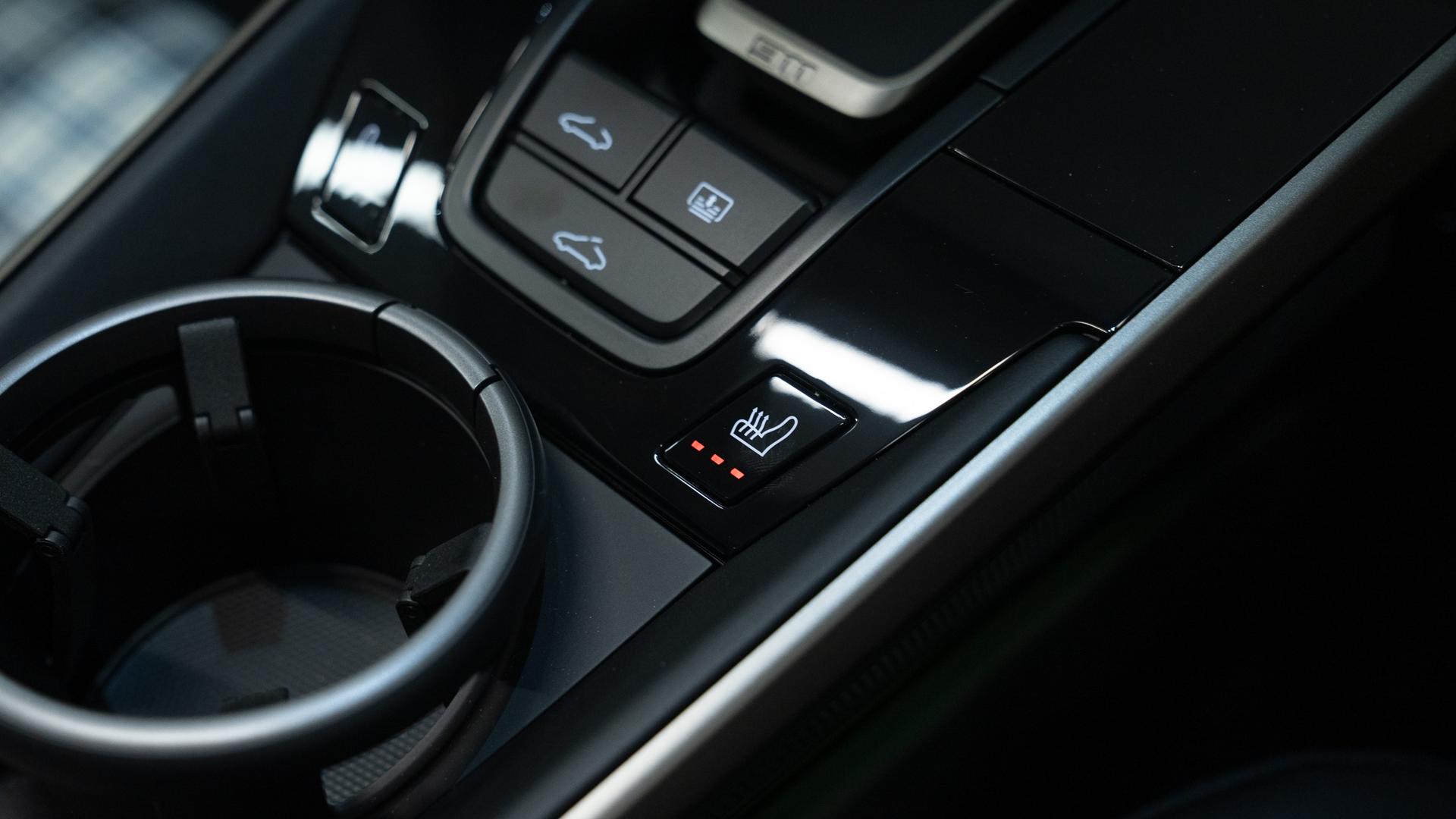 Porsche 911 Turbo S Photo 92d569c3-6b29-458d-8c9e-c0bc0667ca6f.jpg