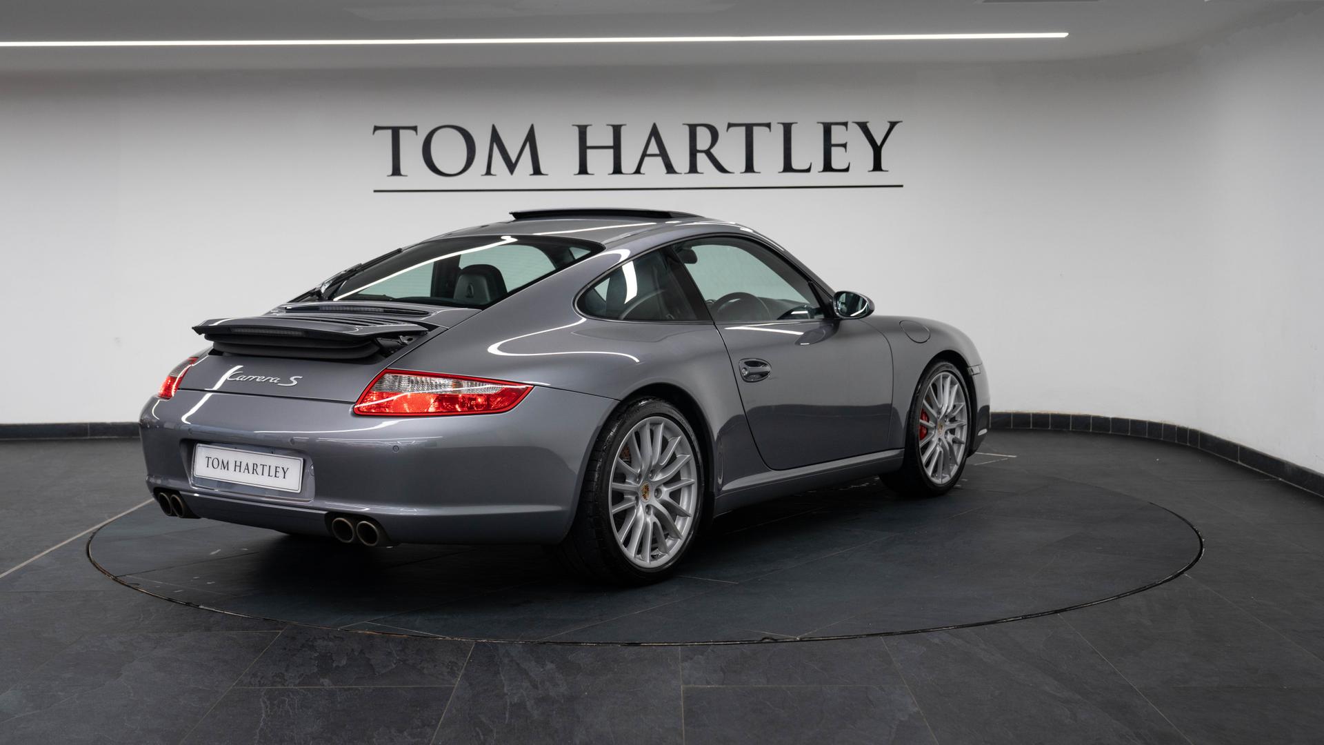 Porsche 911 Photo 92e827b5-533b-44d1-b5da-4edb23e32448.jpg