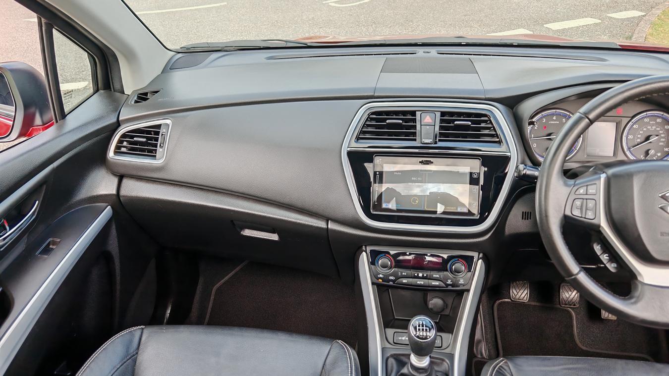 Used Suzuki SX4 S-Cross KL19KWX 29